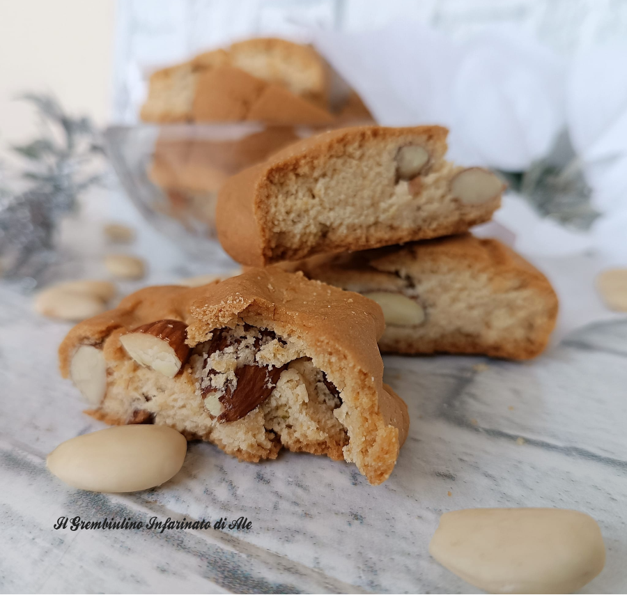 Cantucci alle mandorle senza uova