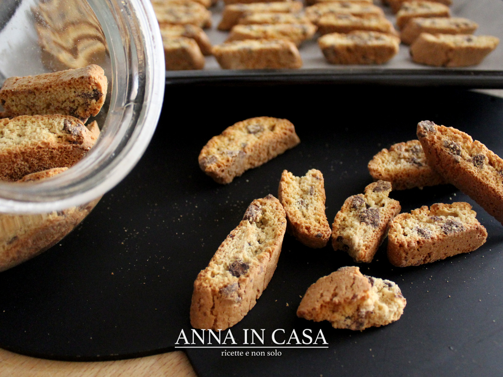 Cantucci con cioccolato e mandorle