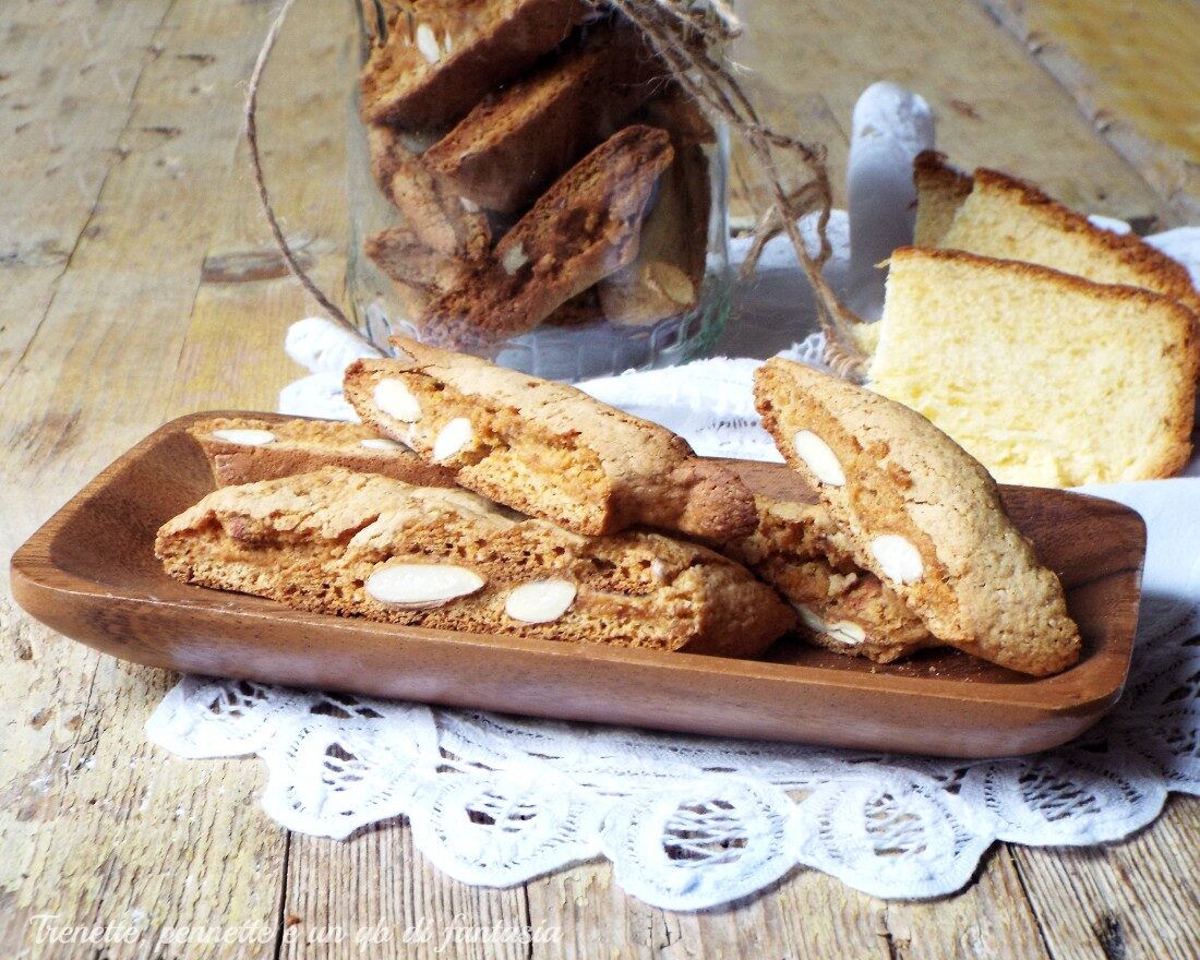 Cantucci con pandoro e mandorle