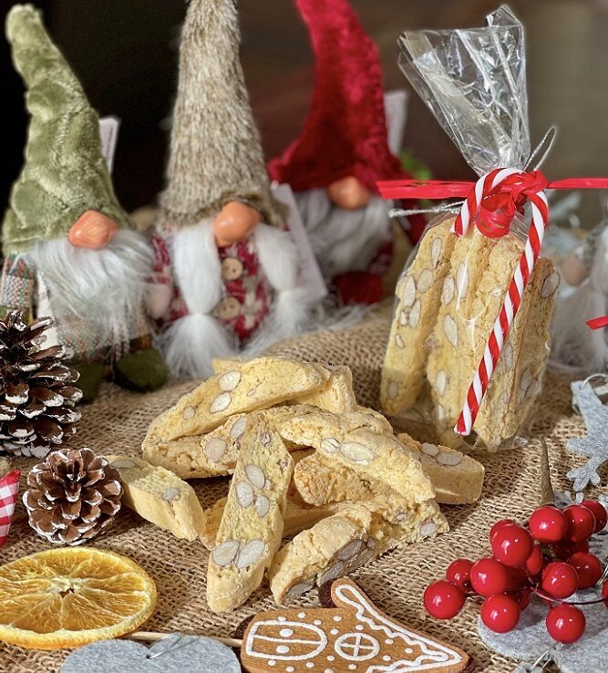 Cantucci di natale alle mandorle