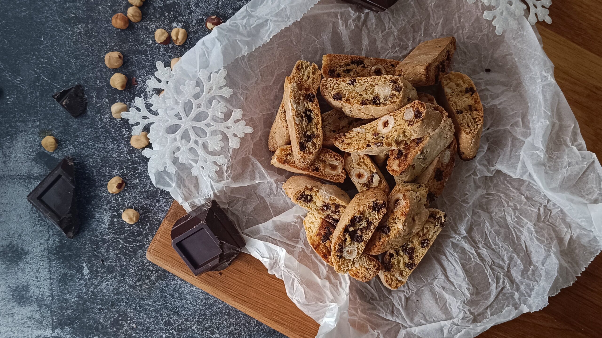 Cantucci nocciole e cioccolato