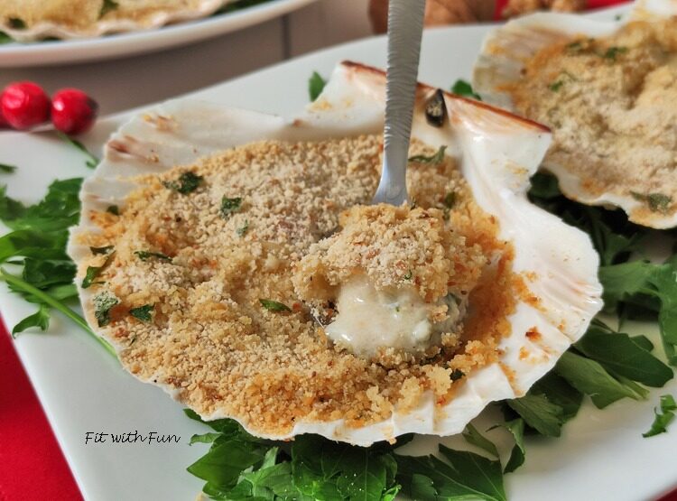 Capesante gratinate al forno con besciamella