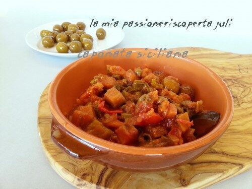 Caponata siciliana capperi olive verdi sedano cipolla