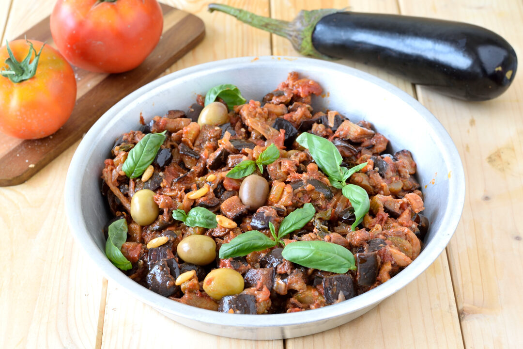 Caponata siciliana: ricetta originale da fare a casa con melanzane