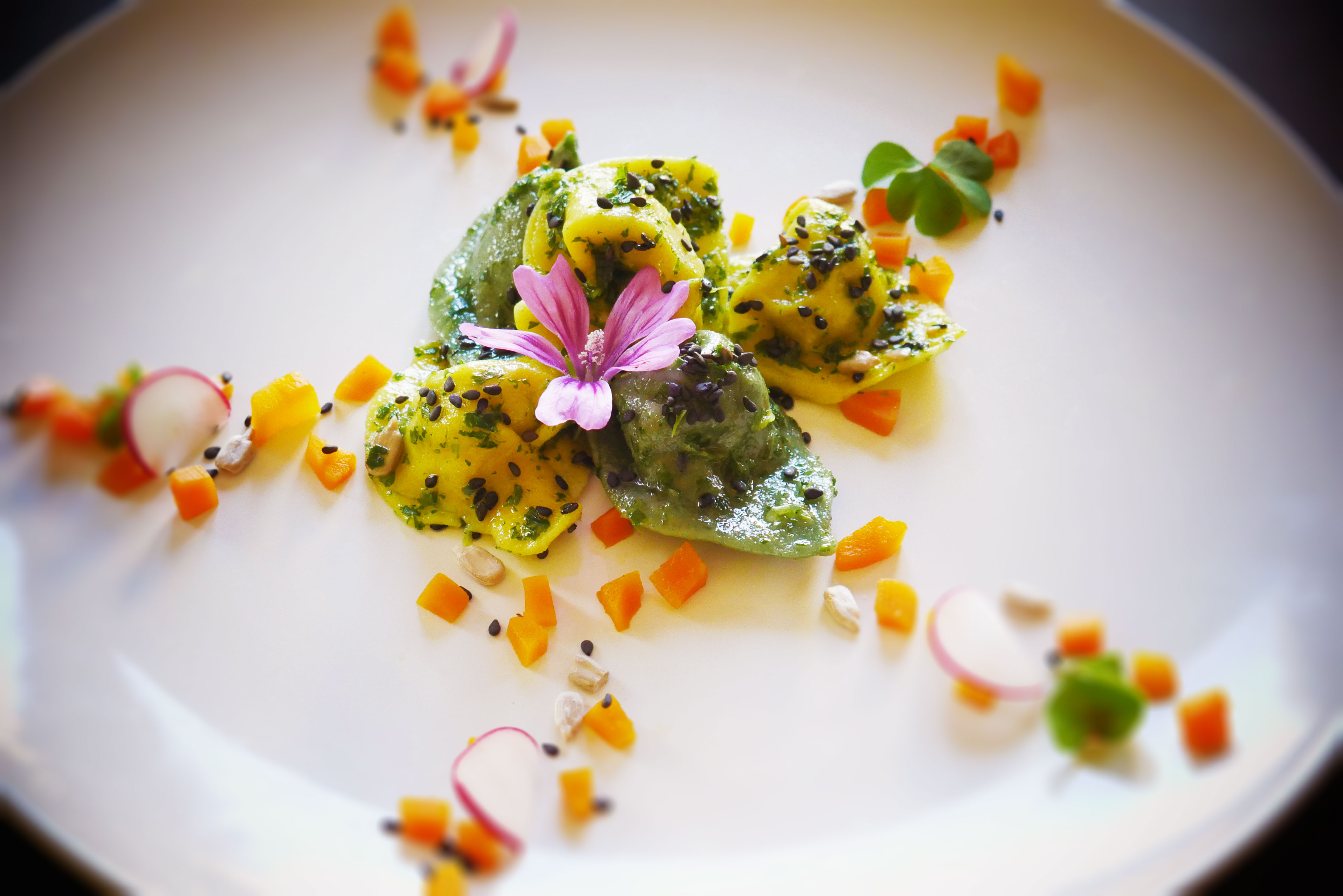 Cappellacci con pesto di rucola