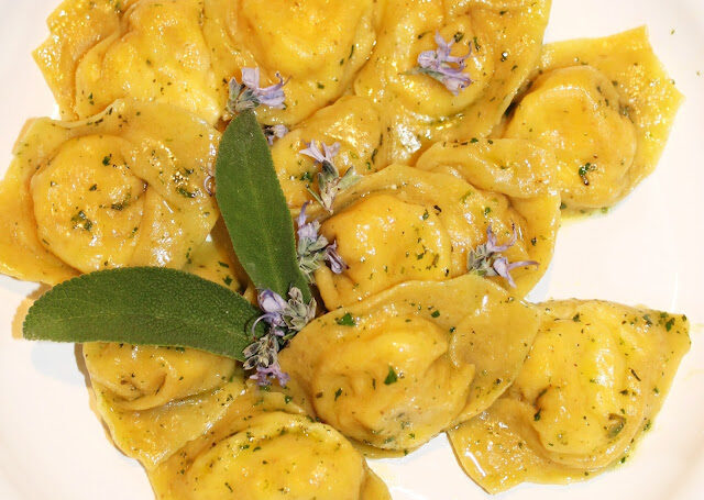 Cappelletti ai fiori di rosmarino