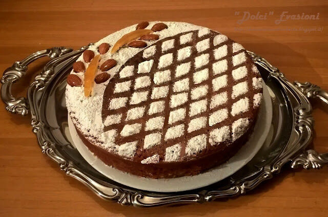 Caprese bianca alle mandorle, cioccolato bianco e limone di sal de riso