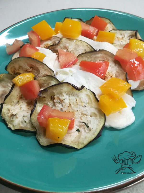 Caprese di melanzana con salsa sfiziosa