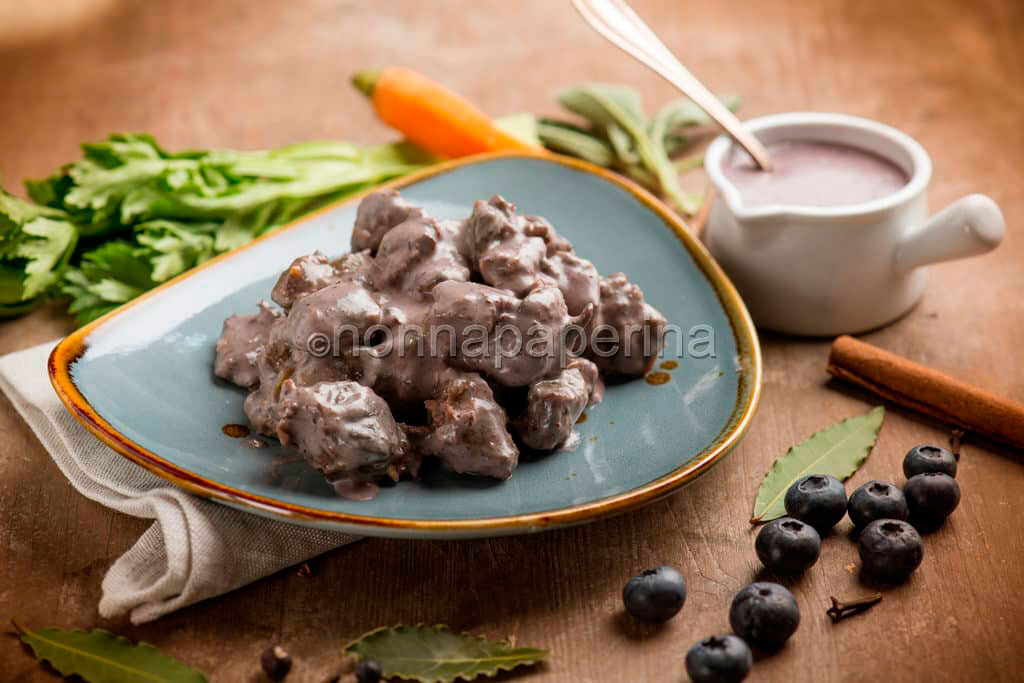 Capriolo in salsa di mirtilli, un sapore straordinario!