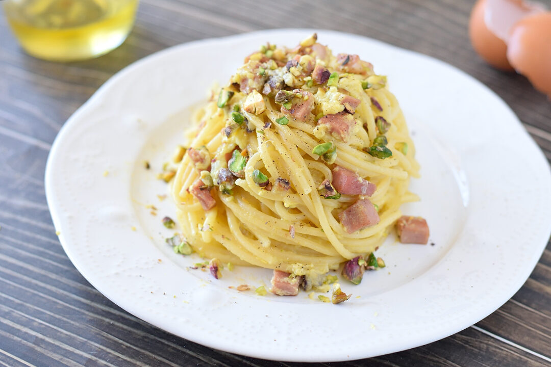 Carbonara di pistacchi e mortadella