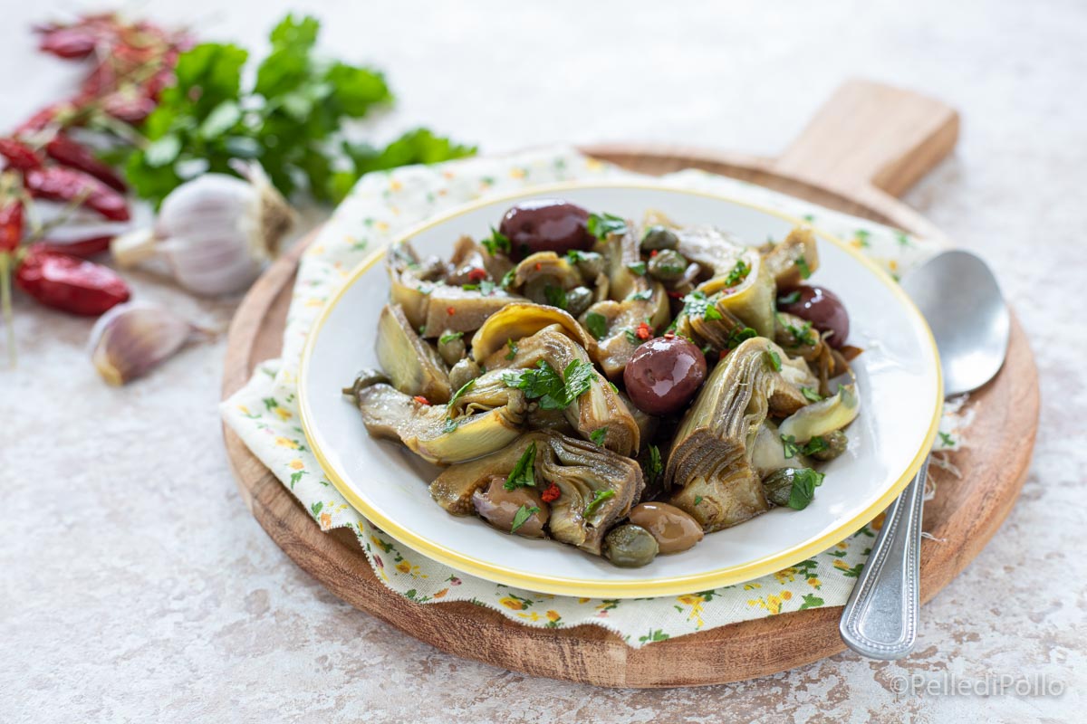 Carciofi alla napoletana con olive e capperi