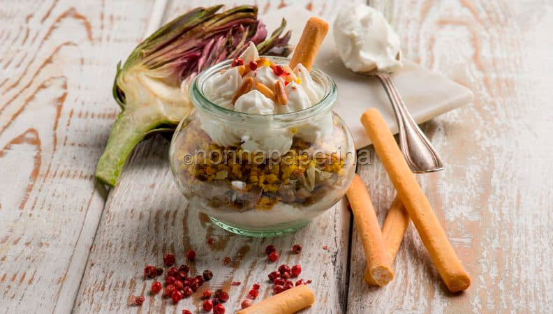 Carciofi con crema di formaggio fresco in vasetto