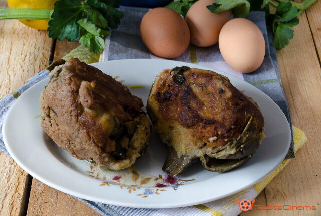 Carciofi ripieni con pane raffermo in umido