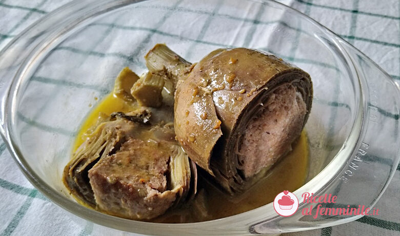 Carciofi ripieni di carne cotti nel tegame