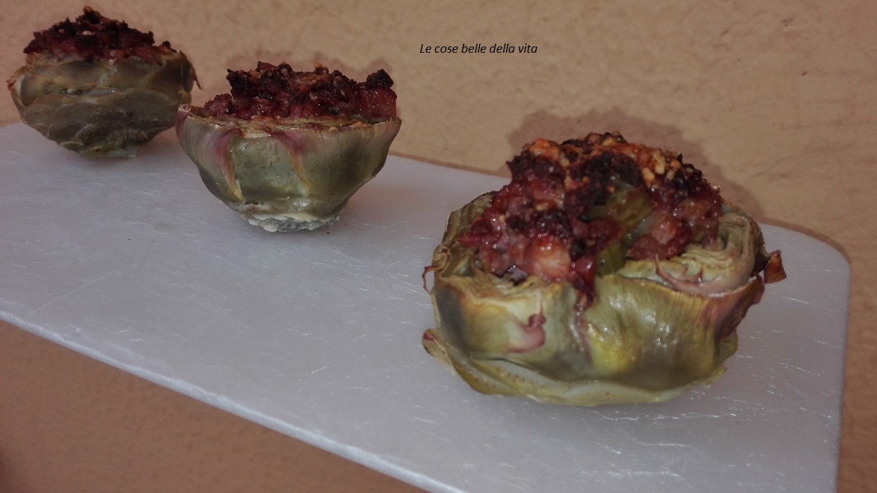 Carciofi ripieni di salsiccia