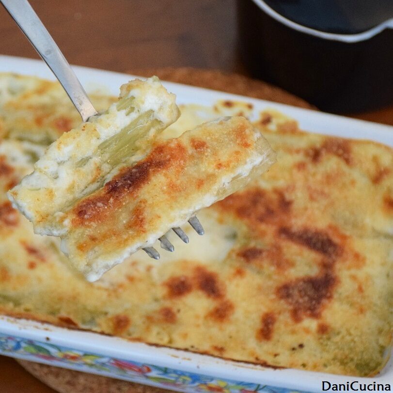 Cardi gratinati in forno con besciamella