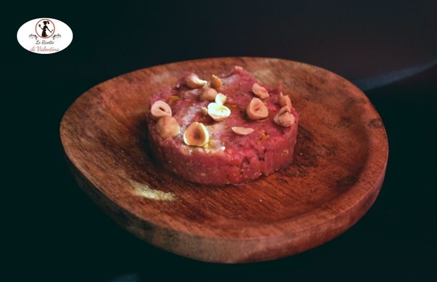 Carne cruda di vitello con nocciole piemontesi i.g.p.
