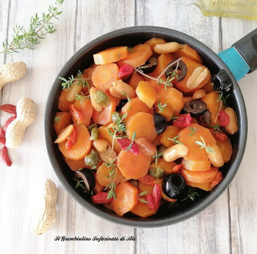 Carote alle arachidi e bacche di goji