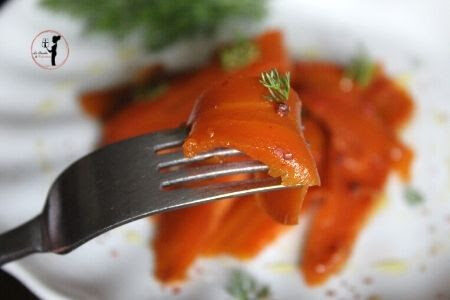 Carote travestite da carpaccio di salmone con l'aiuto della friggitrice ad aria
