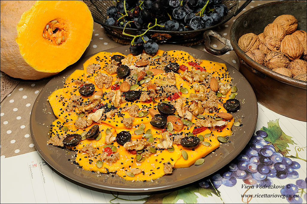 Carpaccio di butternut ricco e saporito a modo mio