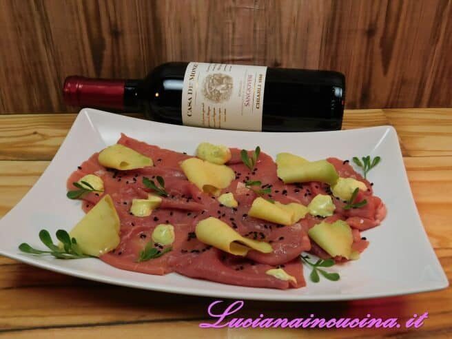 Carpaccio, petali di avocado e maionese al prezzemolo
