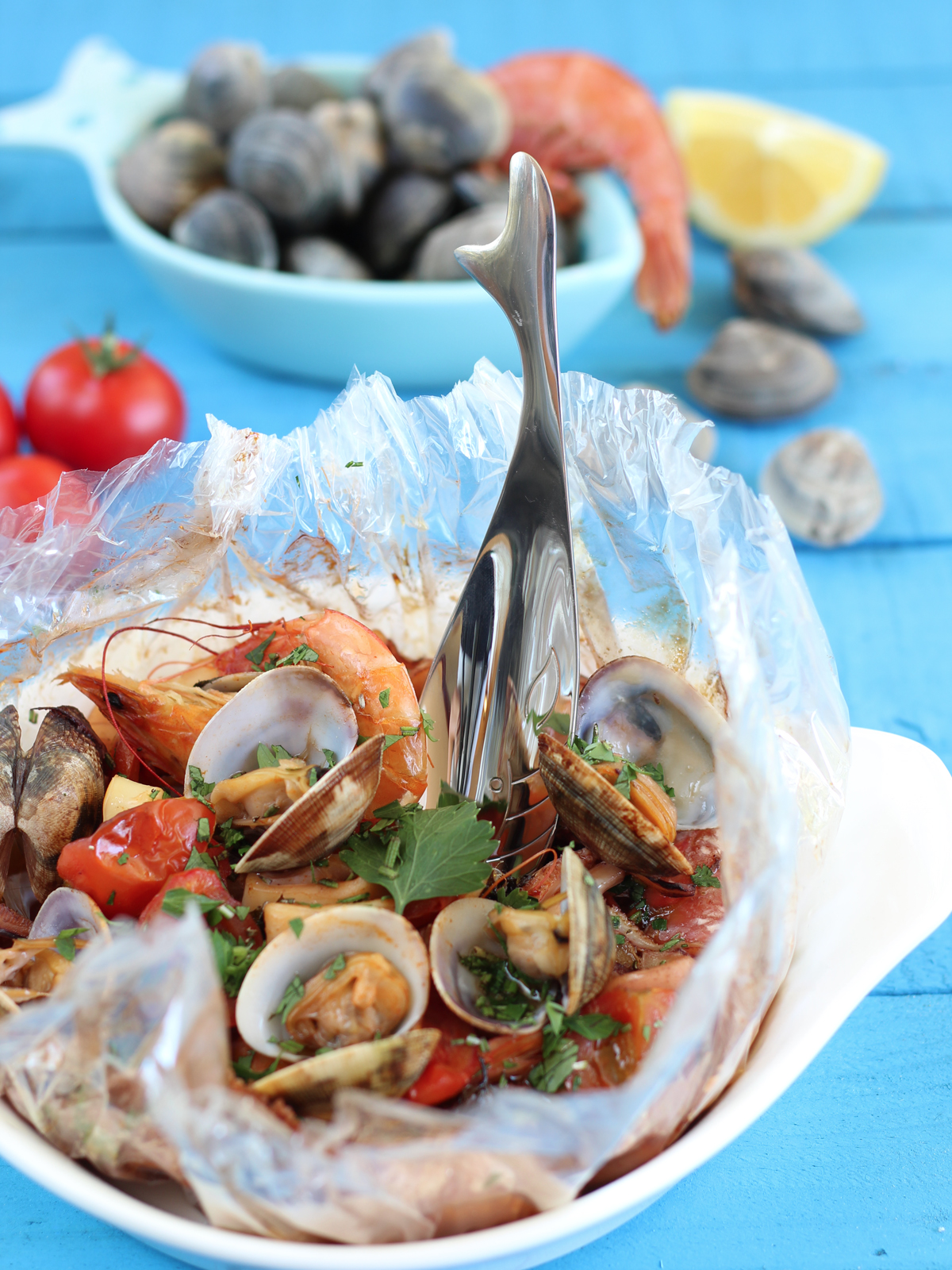Cartoccio di mare con carta fata