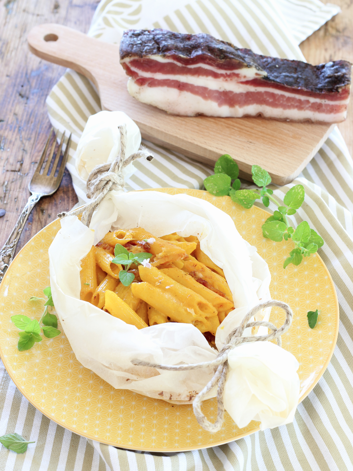 Cartoccio di penne allo zafferano e pancetta