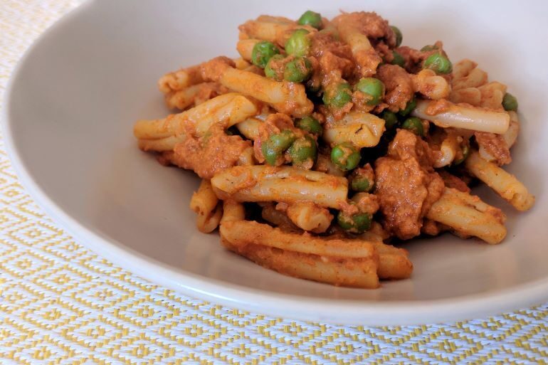 Casarecce con pesto di pomodori secchi e mandorle