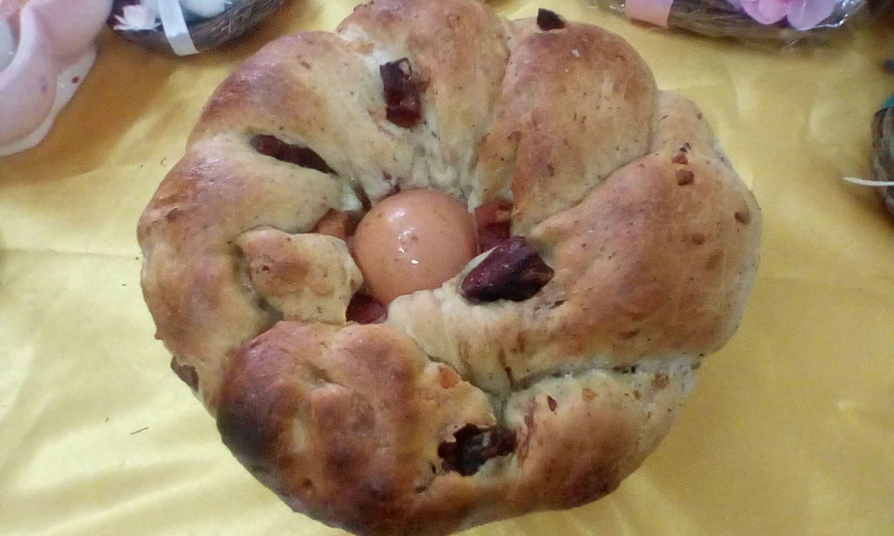 Casatiello napoletano