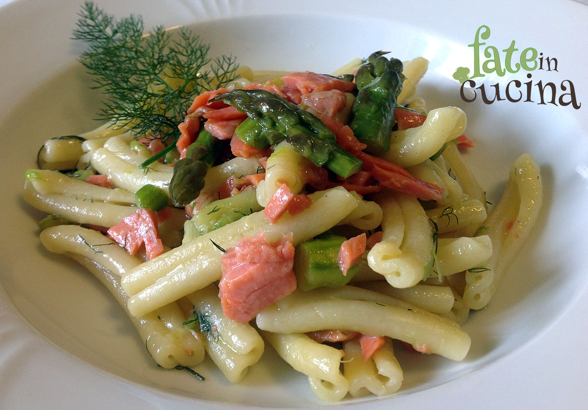 Caserecce con Asparagi e Salmone