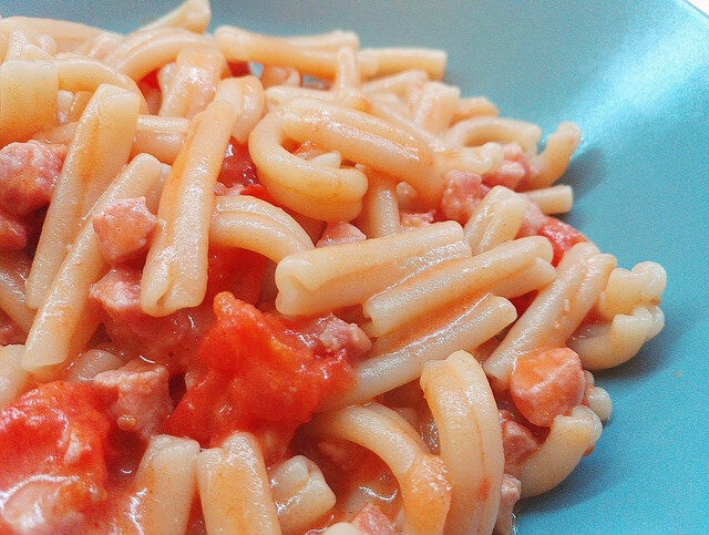 Caserecce cremose con pomodorino e pancetta