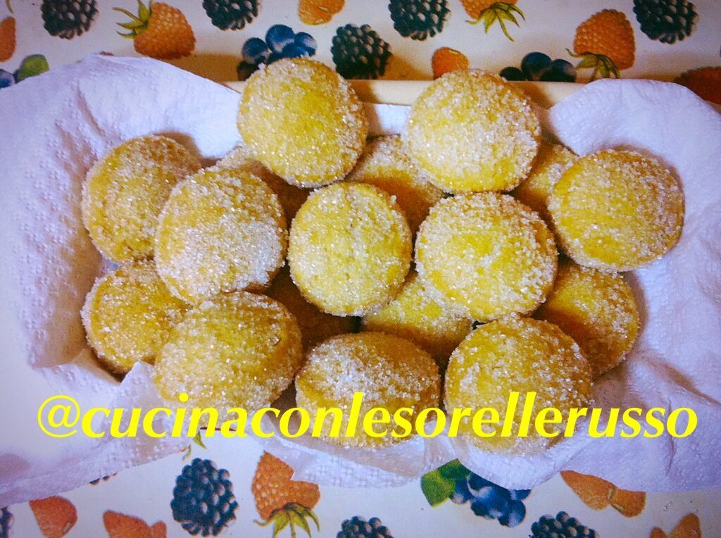Castagnole al rum morbide, un vero peccato del palato