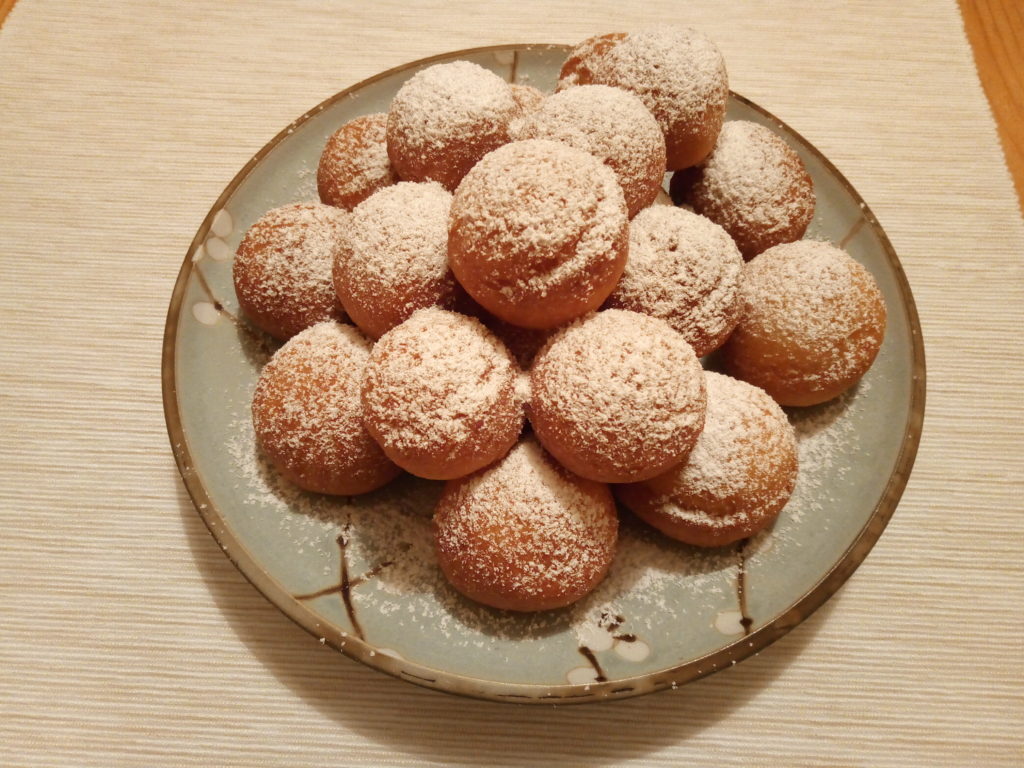 Castagnole morbide alla ricotta