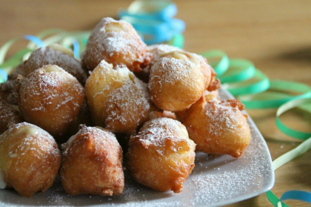 Castagnole ripiene di crema