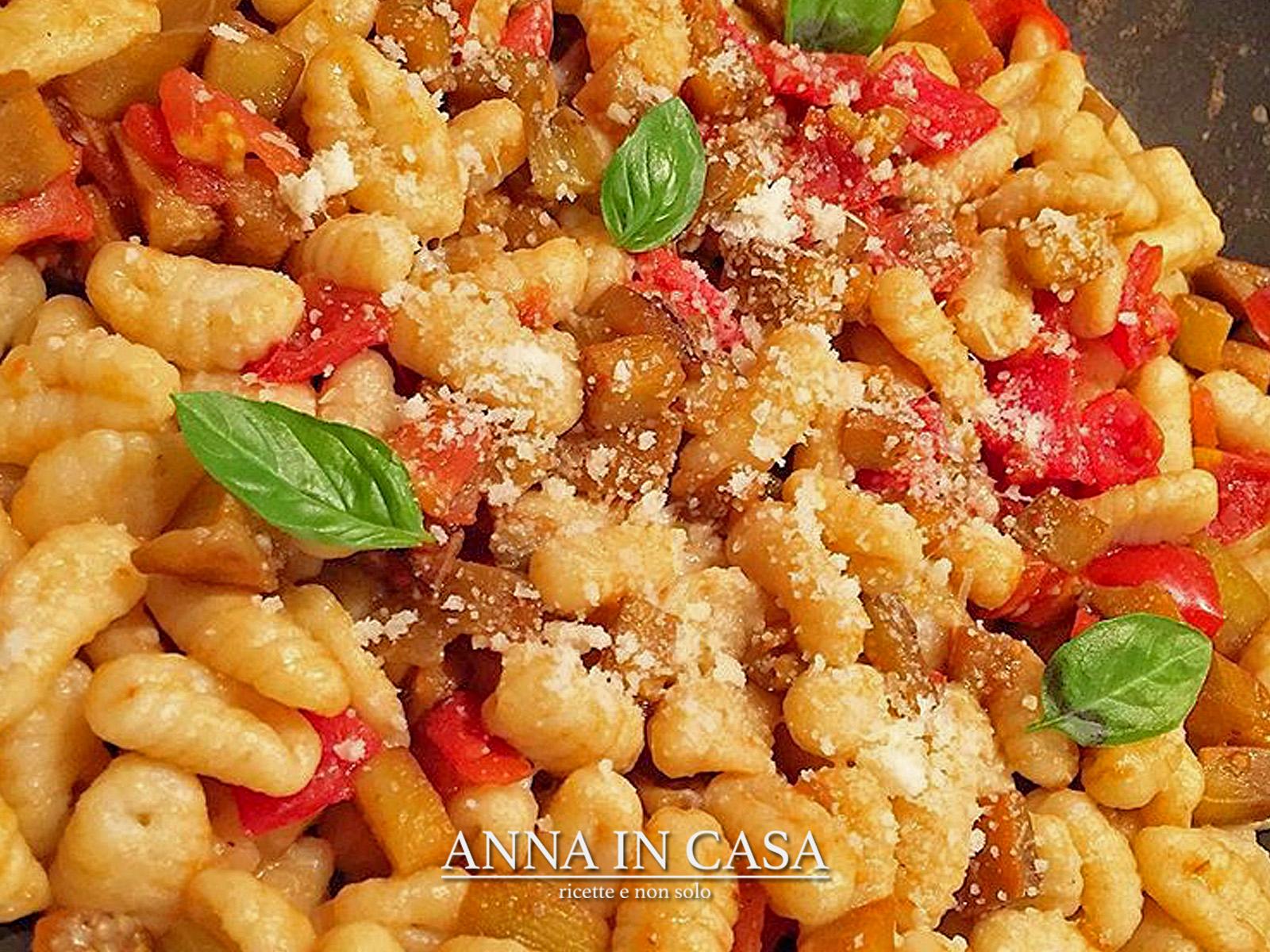 Cavatelli con di melanzane e pomodorini