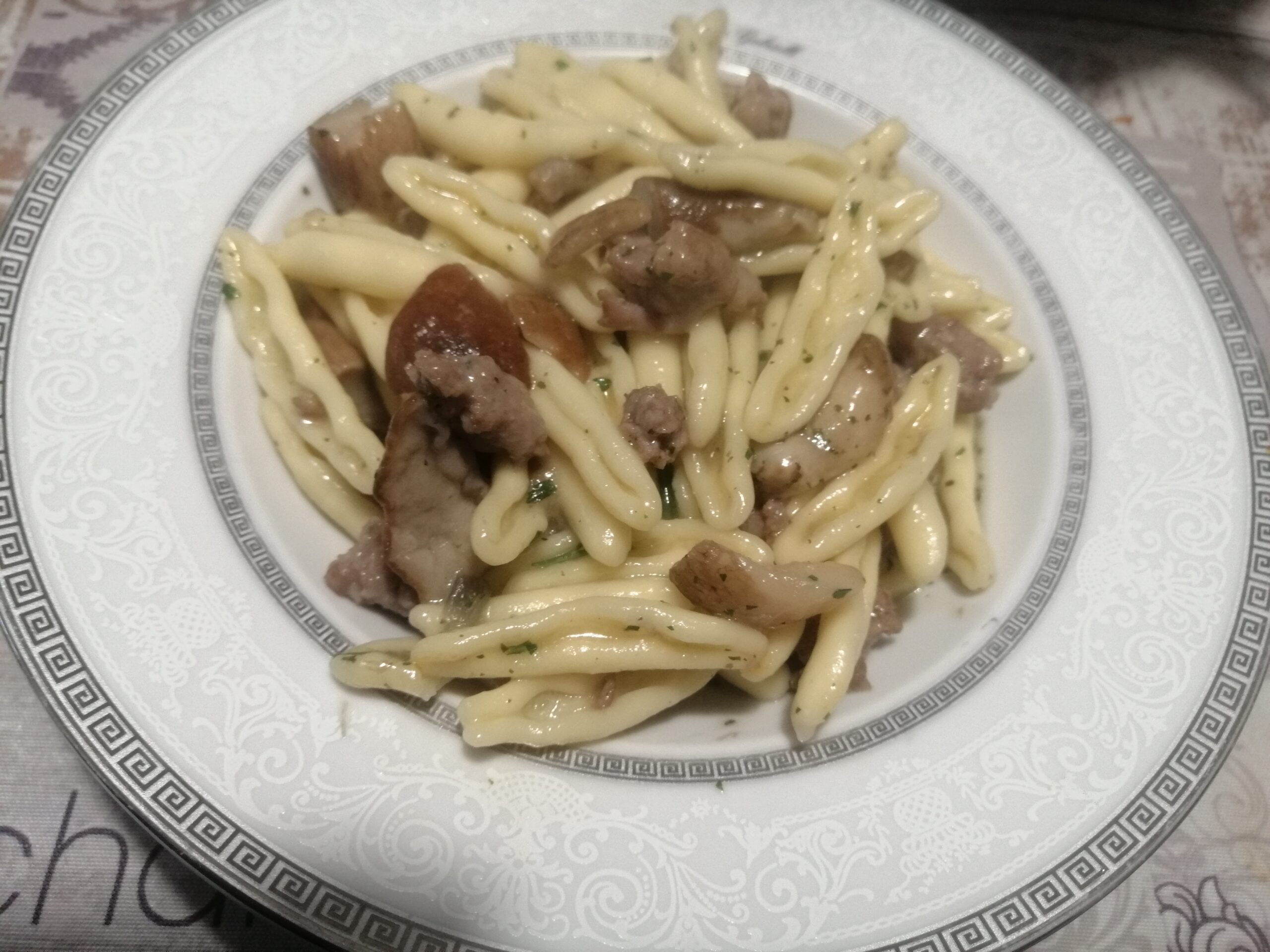 Cavatelli con salsiccia e funghi porcini