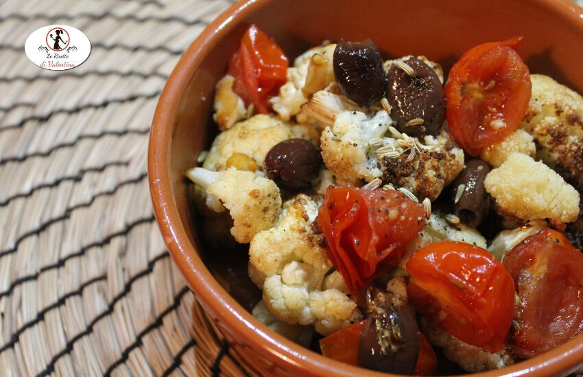 Cavolfiore con pomodorini e olive in friggitrice ad aria
