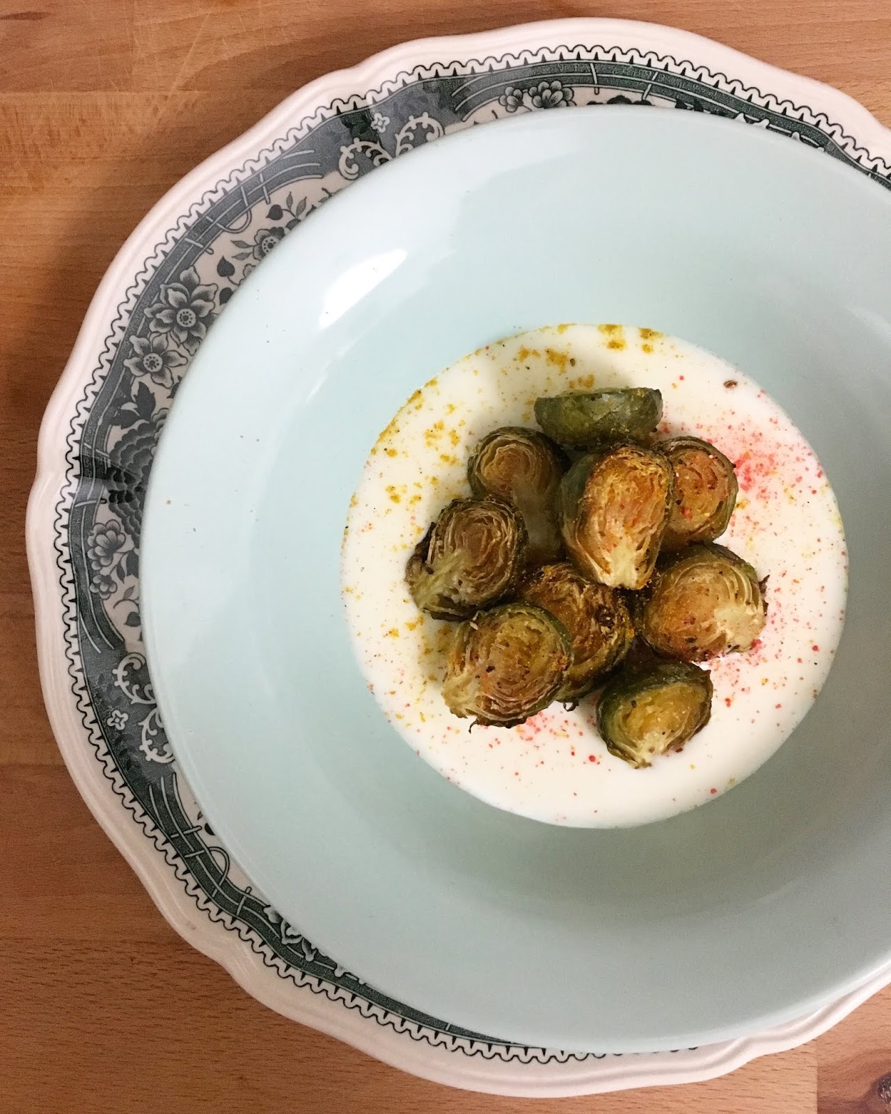 Cavolini arrosto e spuma di formaggio