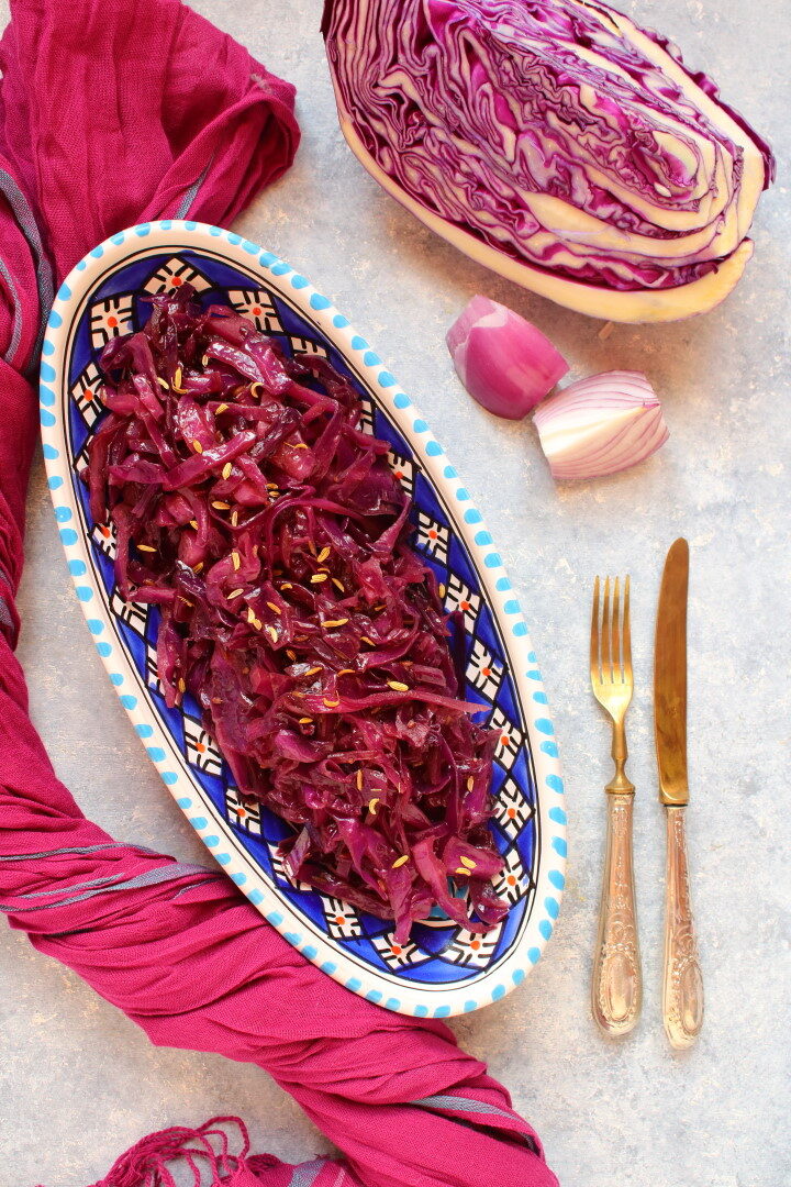 Cavolo rosso con aceto balsamico e semi di finocchio