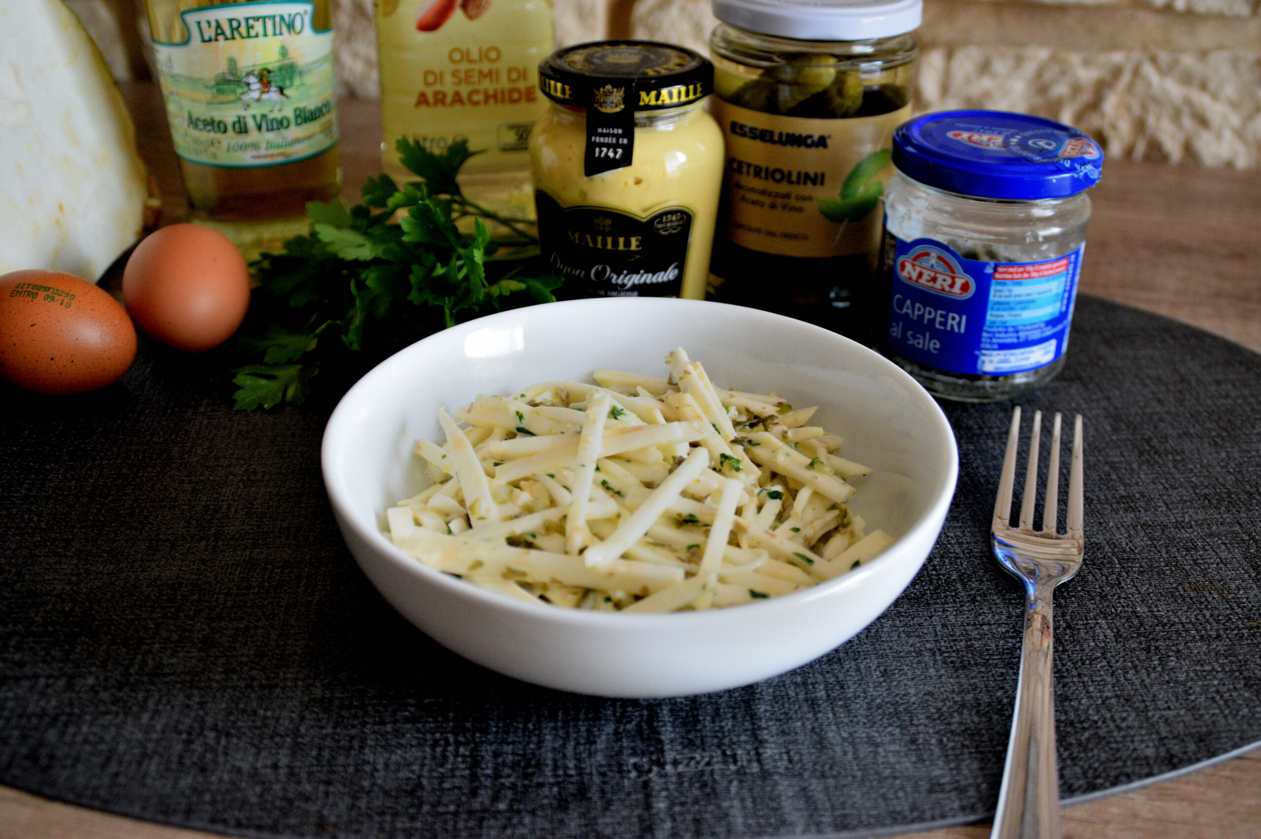 Céleri Rémoulade: un’insalata di sedano rapa gustosissima. Ecco come farla in casa