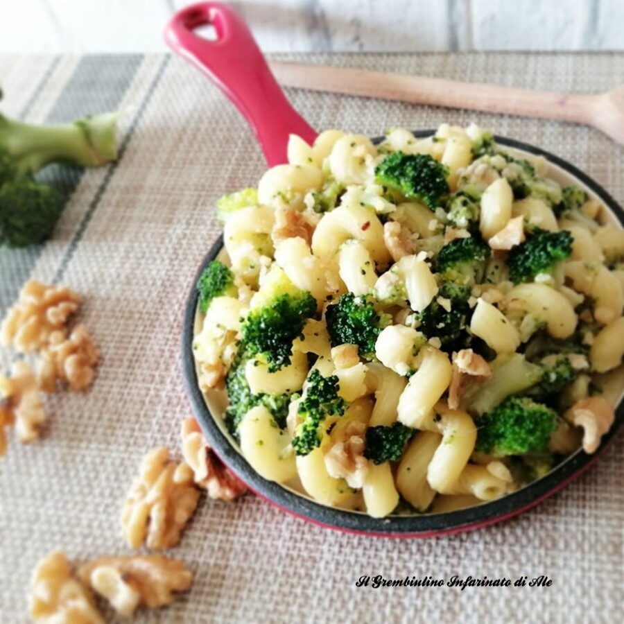 Cellentani con noci alici e siciliani