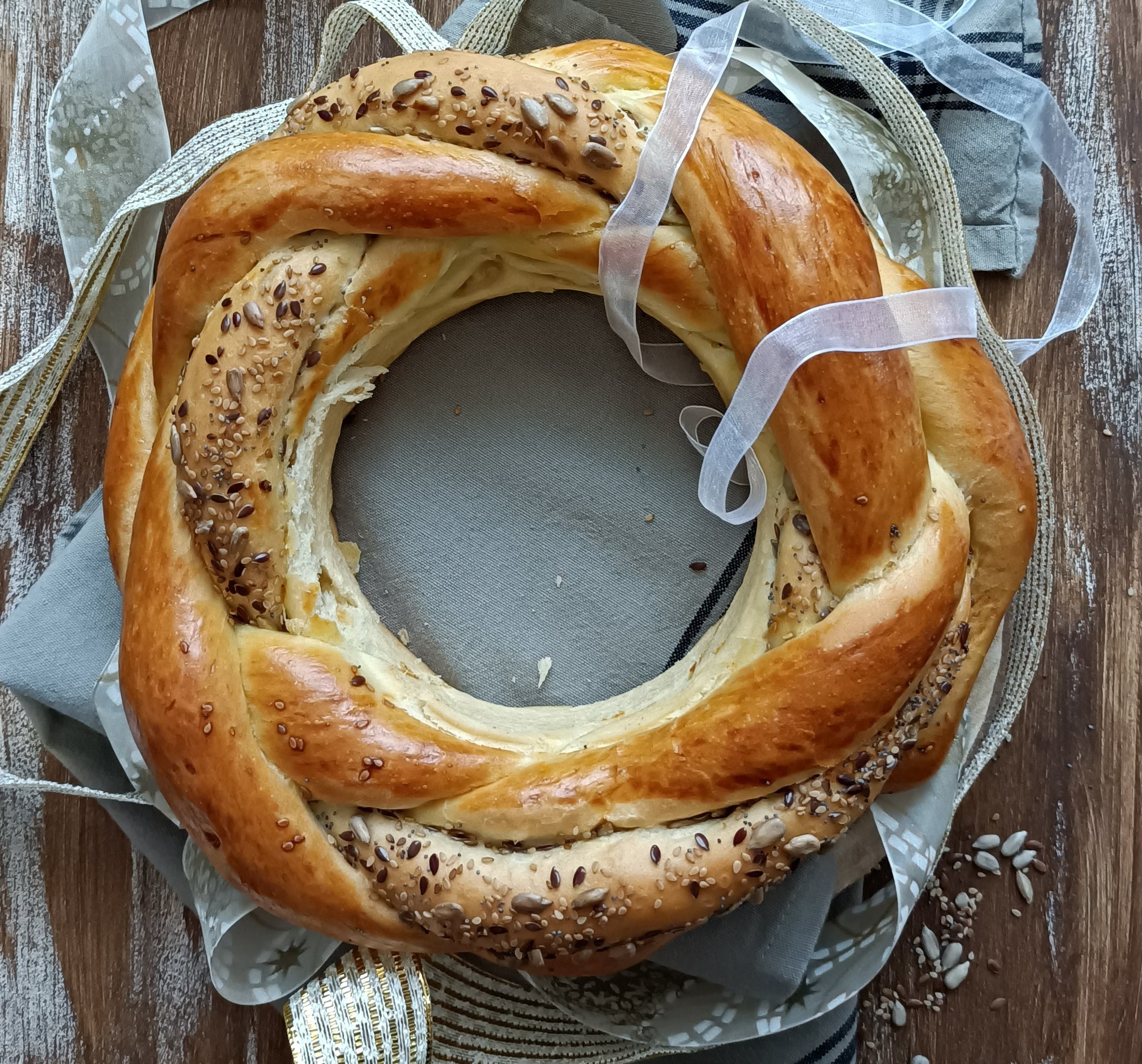 Centrotavola di pane natalizio