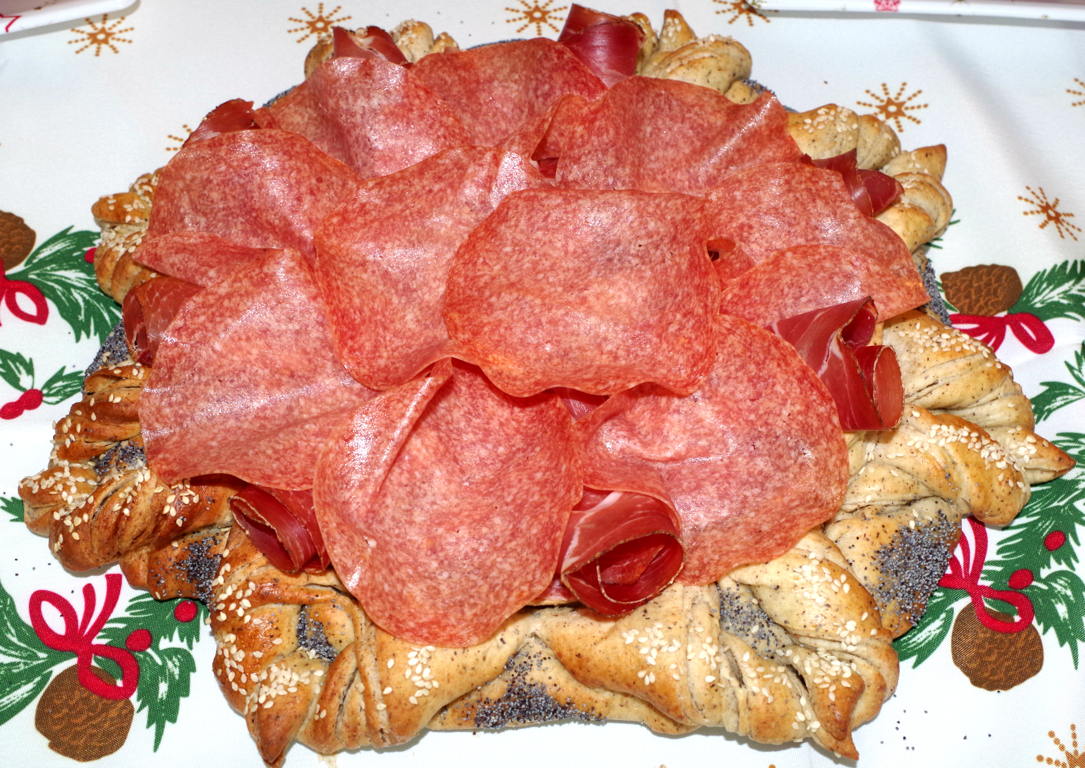 Centrotavola di pane portasalumi
