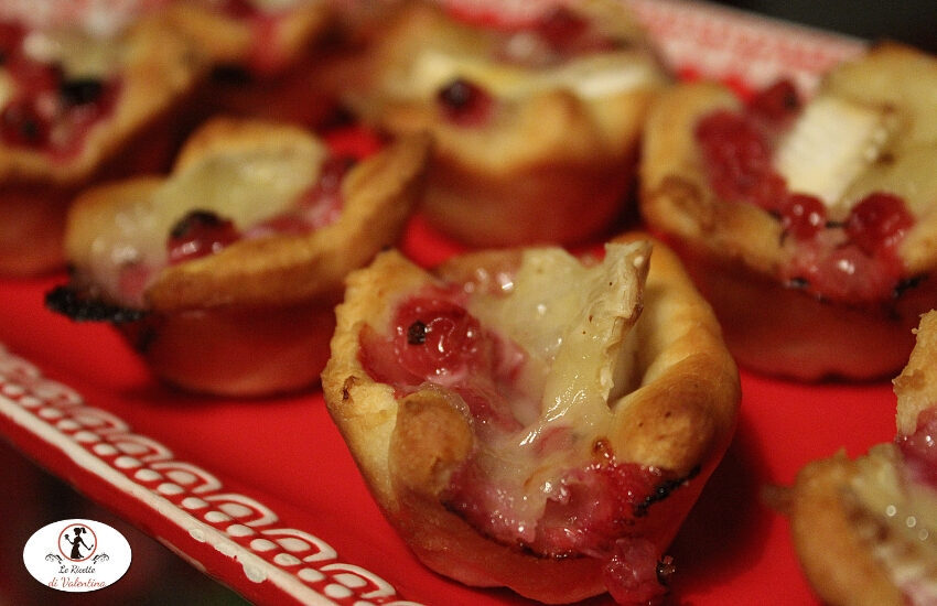 Cestini con toma di fraisse e ribes
