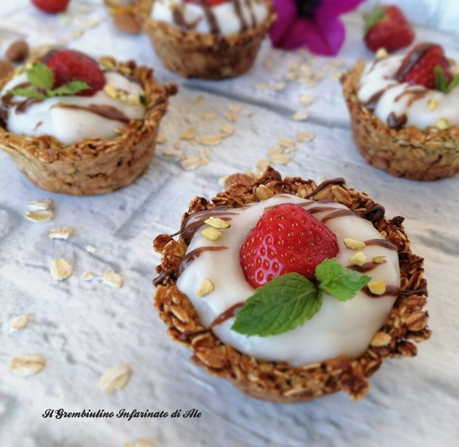 Cestini di avena con crema alla mandorla