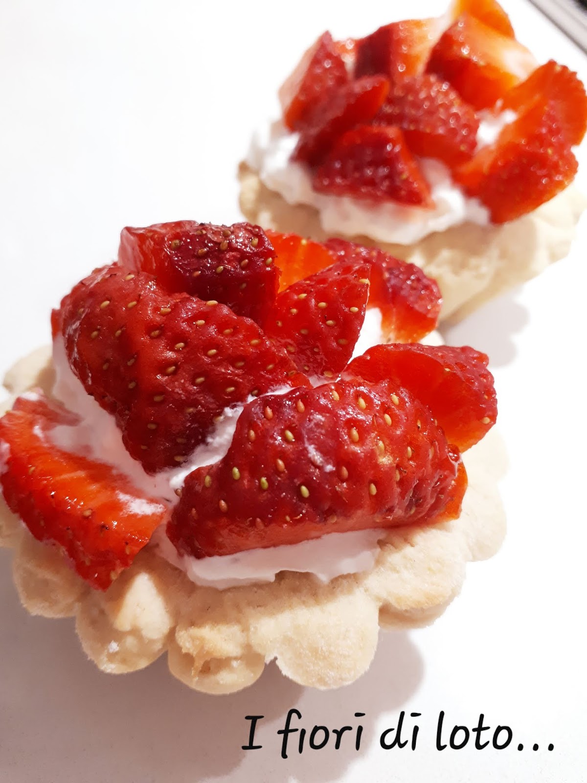 Cestini di frolla con le fragole