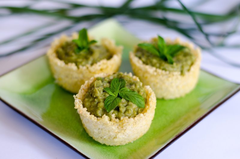 Cestini di miglio con hummus di piselli alla menta