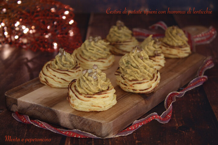 Cestini di patate ripieni con hummus di lenticchie