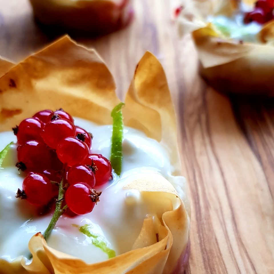 Cestini di ribes e yogurt