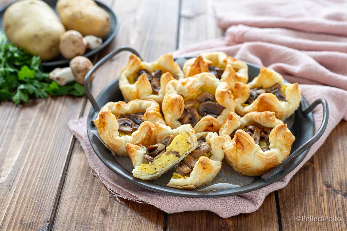 Cestini di sfoglia con patate e funghi